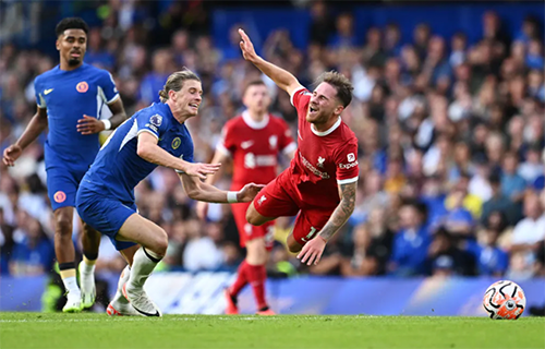 Tiền vệ Liverpool tức giận vì luật mới ở Ngoại hạng Anh